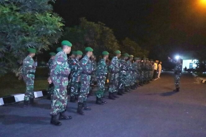 
					Kebersamaan TNI dan Warga Terwujud dalam Patroli Siskamling Kodim 1508/Tobelo