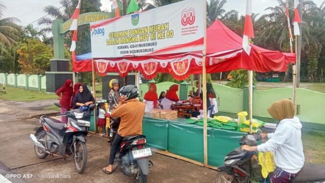 
					Meringankan Ekonomi Masyarakat, Kodim 0428/Mukomuko Gelar Gerakan Pangan Murah