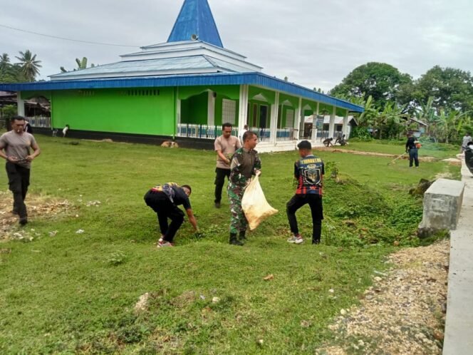 
Menyambut HUT TNI Ke-80 Koramil 1512-03/Gebe bersama pihak kepolisian, Aparatur Desa Melaksanakan Pembersihan Sarana Tempat Ibadah