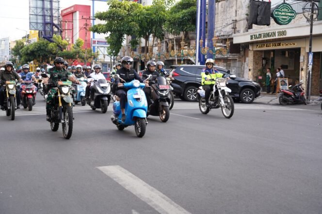 
					Danrem 083/Bdj dan Forkopimda Jaga Keamanan Kota Malang, Gelar Apel Siaga dan Patroli