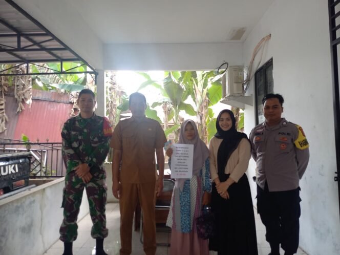 
					Warga Desa Lok Panginangan Terima Bantuan BLT-DD untuk Meringankan Beban Ekonomi