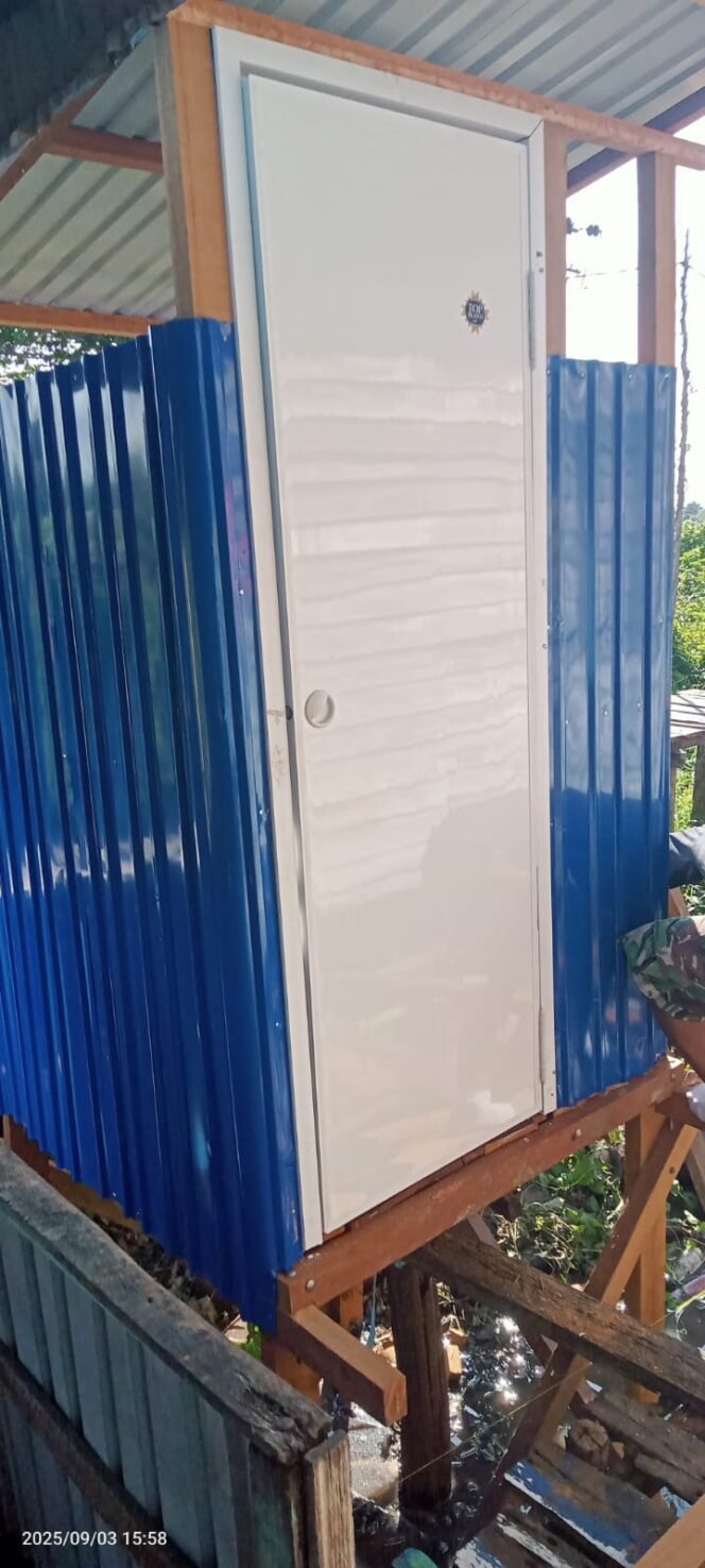 
					HUT ke-80 TNI: Kodim 1001/HSU-BLG Laksanakan Bakti Sosial Pembangunan WC Sehat