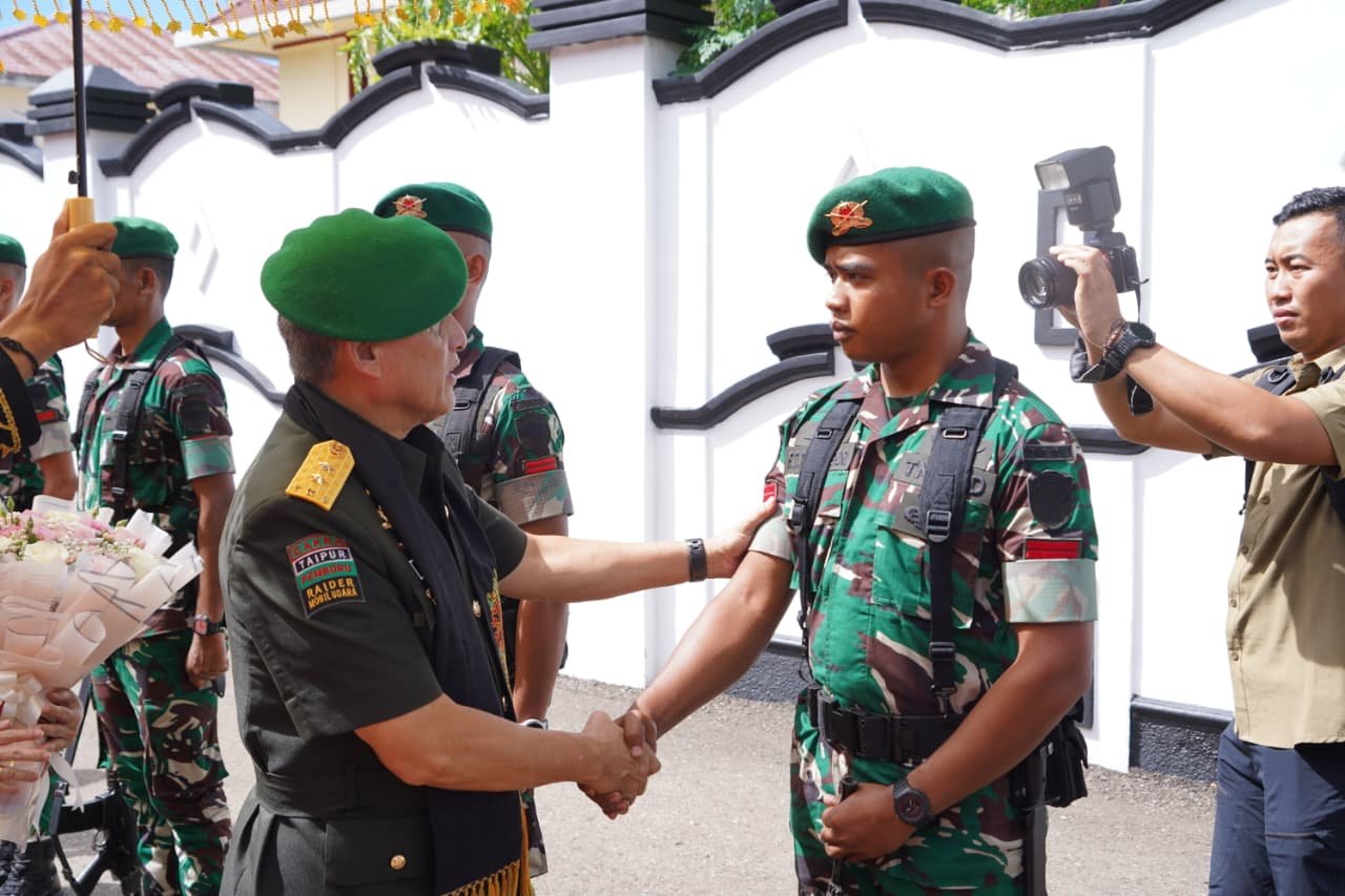 Suasana Haru Warnai Pelepasan Mayjen TNI Niko Fahrizal di Makodam IM