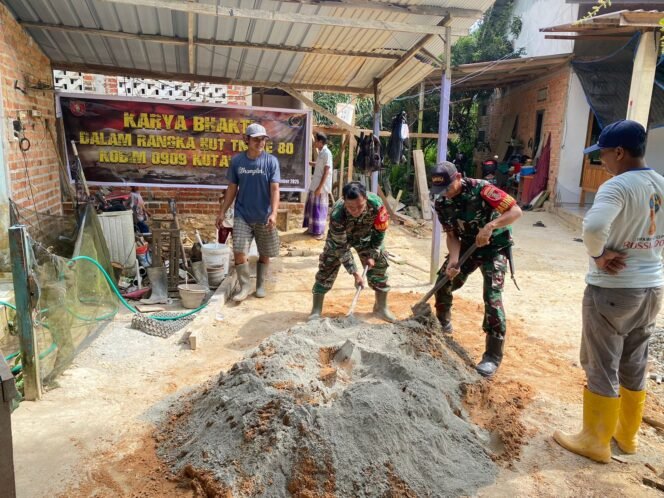 
					Menyambut HUT TNI ke-80: Babinsa dan Masyarakat Bersinergi dalam Karya Bakti