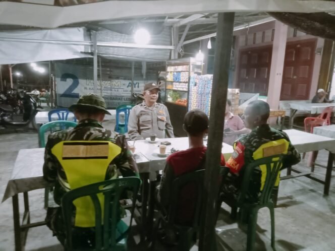 
					Patroli Siskamling: Babinsa dan Masyarakat Bersinergi Jaga Keamanan Desa