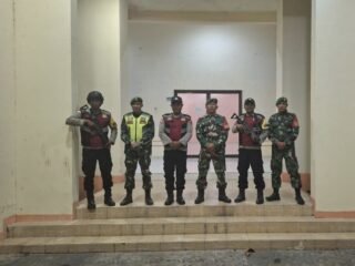 Kodim 1613/Sumba Barat dan Polres Sumba Barat Gelar Patroli Malam Bersama di Dua Kabupaten