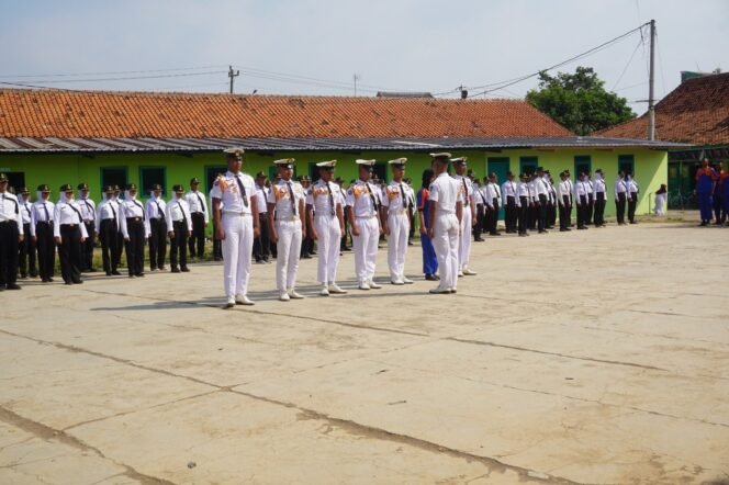 
					Marak Aksi Demonstrasi, Kodim dan Polres Batang Edukasi Pelajar Agar Tidak Terprovokasi