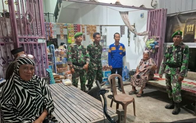 
					Jaga Kondusifitas Wilayah, Babinsa Koramil 05/Dua Pitue Gelar Patroli Gabungan di Sidrap