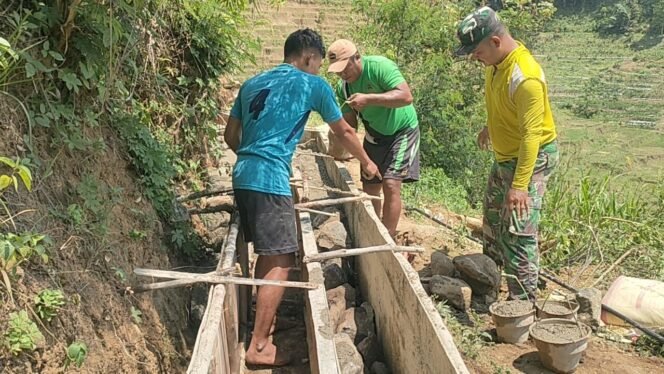 
					TMMD Kodim 1612/Manggarai Fokus Benahi Irigasi Waelenteng di Desa Pinggang