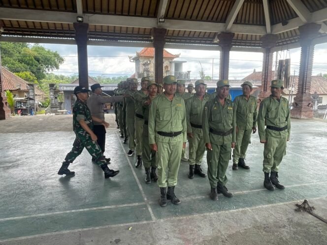 
					Perkuat Sinergi dan Kesiapsiagaan, Babinsa Abuan Latih Linmas di Wilayah Binaan