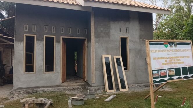 
					Warga Sriwijaya Terharu, Rumah Bapak Sidin Direhab Satgas TMMD 126 Hingga Nyaris Rampung