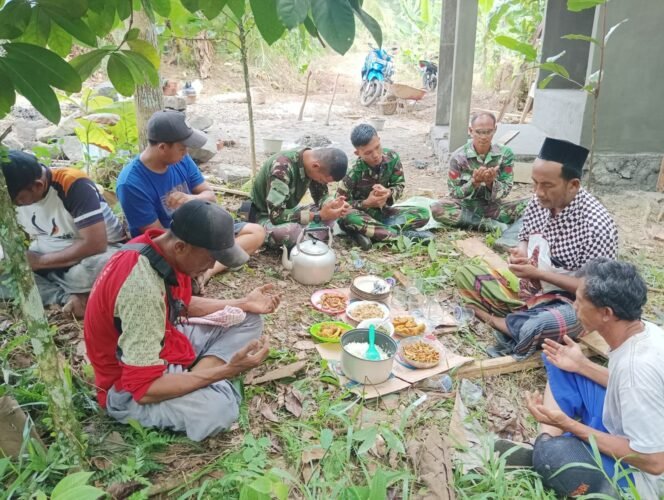 
					Gotong Royong Bangun Poskamling TMMD 126, TNI dan Warga Rayakan Keakraban Lewat Hidangan Kampung