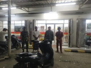 Babinsa Koramil 1420-07/Baranti Tingkatkan Keamanan Melalui Patroli Siskamling Bersama Warga