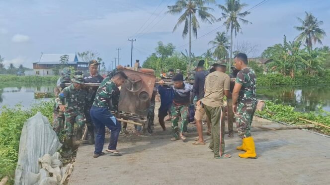 
					Pengecoran Jalan TMMD Ke-126 Kodim 1421/Pangkep di Desa Tamarupa Masuki Hari Ke-18, Wujud Nyata Kemanunggalan TNI dan Rakyat