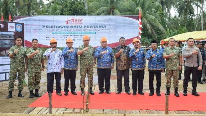 
					Dandim 1207/Pontianak Hadiri Groundbreaking Pembangunan Gerai dan Pergudangan Koperasi Merah Putih di Kubu Raya