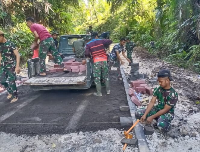 
					TMMD Ke-126 Kodim 1611/Badung, TNI dan Masyarakat Gotong Royong Bersama