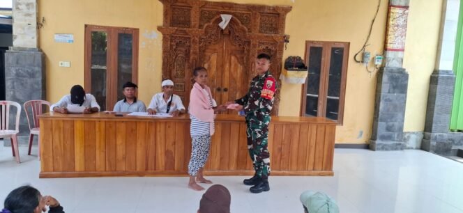 
					33 warga Binaan Terima BLT DD, Babinsa Batukandik Sampaikan Gunakan Bantuan Untuk Kebutuhan Pokok