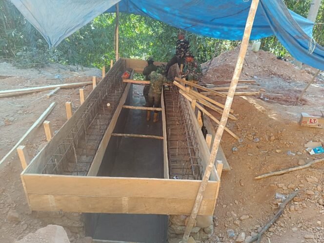 
					Pekerjaan Deker ke-4 Capai Tahap Pembesian, Satgas TMMD 126 Bersiap Lakukan Pengecoran di Desa Alaha