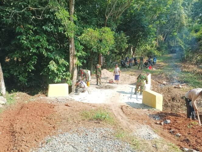 
					Rehab Jembatan TMMD ke-126 Kodim 0427/Way Kanan Hampir Rampung, Buka Akses Antar Dusun Kampung Sriwijaya