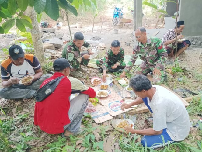 
					Makan Bersama Satgas TMMD 126 dan Warga Sriwijaya, Wujud Nyata Kemanunggalan TNI-Rakyat