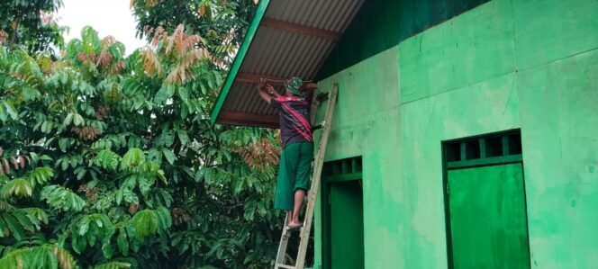 
					Satgas TMMD 126 Kejar Penyelesaian RTLH ke-2, Pemasangan Listrik Jadi Tahapan Akhir