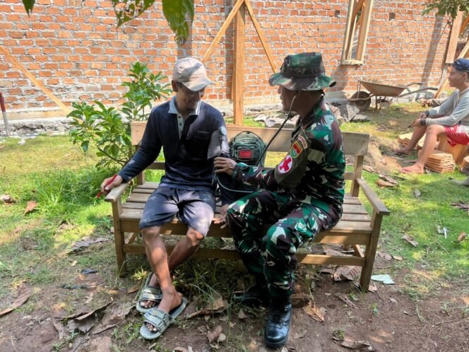 
					Sinergi Satgas TMMD 126 dan Tim Kesehatan Kodim 0427/Way Kanan Wujudkan Masyarakat Sehat di Kampung Sriwijaya