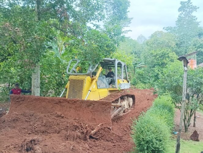 
					Pembukaan Badan Jalan TMMD ke-126 Kodim 0427/Way Kanan Rampung 100 Persen, Dorong Akses Ekonomi Warga Sriwijaya