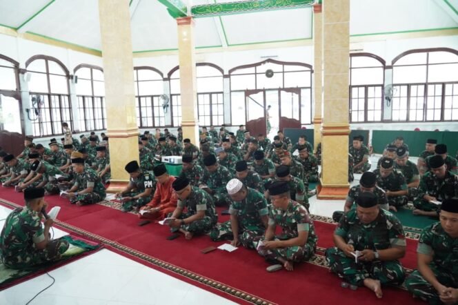 
					Prajurit dan Keluarga Besar Korem 012/Teuku Umar Gelar Doa Bersama