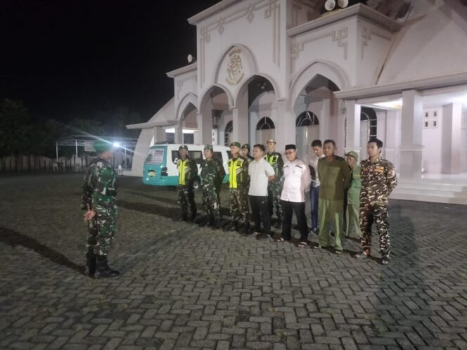 
					Patroli Gabungan Koramil 1001-09/Amuntai Selatan, Ciptakan Lingkungan Aman dan Kondusif