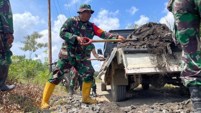 
					TMMD Ke-126 Kodim 1005: Jalan Desa Mulai Dikeraskan, Program Non Fisik Bergulir