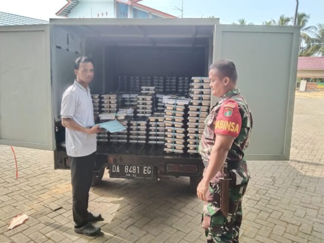 
Sertu Syamsudin Pastikan Makan Bergizi Gratis di SMKN 2 Sungai Malang Berjalan dengan Baik