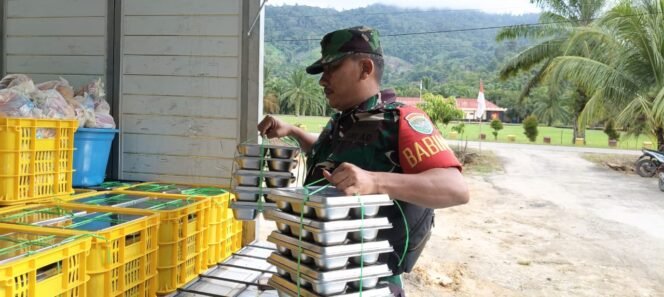 
					Wujud Kepedulian, Jajaran Korem 012/Teuku Umar Bantu Sukseskan Program Makan Bergizi Gratis di Sekolah