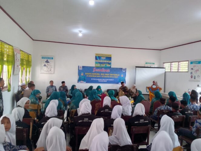 
					Muspika Woyla Barat dan PKK Aceh Barat Bersinergi dalam Sosialisasi Bahaya Narkoba untuk Pelajar