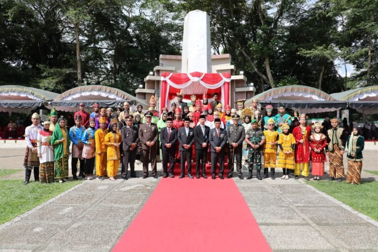 Kodim 1003/HSS dan Pemkab HSS Peringati Sumpah Pemuda ke-97 dengan Khidmat