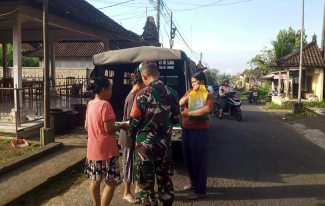 
					Koramil 1626-02/Susut Bersama Perum Bulog Gelar Gerakan Pangan Murah Beras SPHP di Desa Tiga