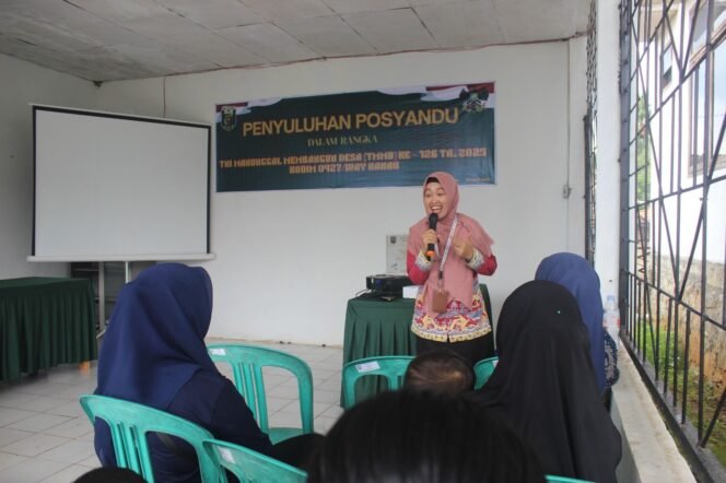 
					Tingkatkan Pengetahuan Kesehatan Ibu dan Anak, TMMD ke-126 Kodim 0427/Way Kanan Gelar Penyuluhan Posyandu di Kampung Sriwijaya