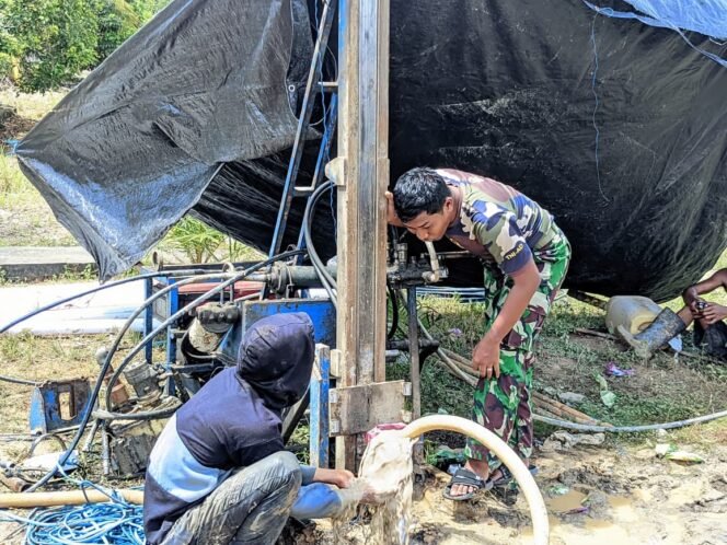 
					Satgas TMMD 126 Kodim 1013/Mtw Harap Sumur Bor Dapat Dimanfaatkan dan Dijaga Warga