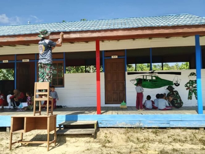 
					Satgas TMMD ke-126 Kodim 1013/Mtw Rehab TK Desa Jamut, Wujud Kepedulian TNI terhadap Pendidikan