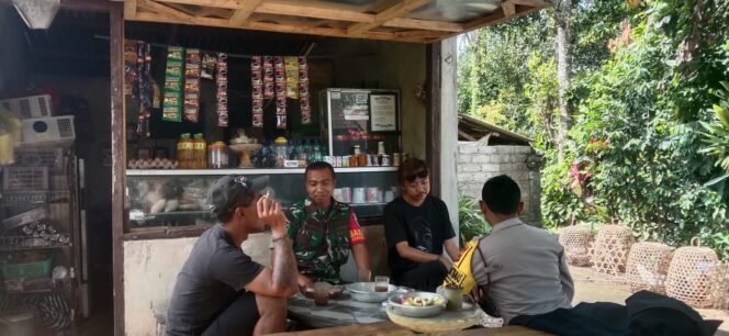 
					Wujudkan Kamtibmas Kondusif, Babinsa Desa Undisan dan Bhabinkamtibmas Lakukan Komsos