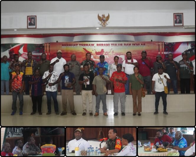 
					Dandim 1705/Nabire Jalin Sinergi dengan Kepala Suku Besar Wate dan Dewan Penasehat Melalui Silaturahmi