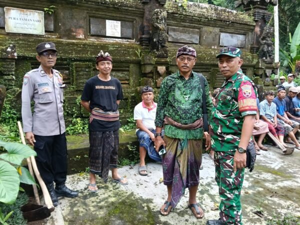 Babinsa Desa Demulih Dukung Kegiatan Penanaman Pohon dan PSBS di Wilayah Binaan