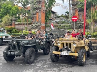 Hadiri Konvoi Mobil Tua Klasik, Kasdim Klungkung Sebut Ajang Promosi Dan Perkuat Semangat Kebersamaan Sukseskan Festival Goa Lawah