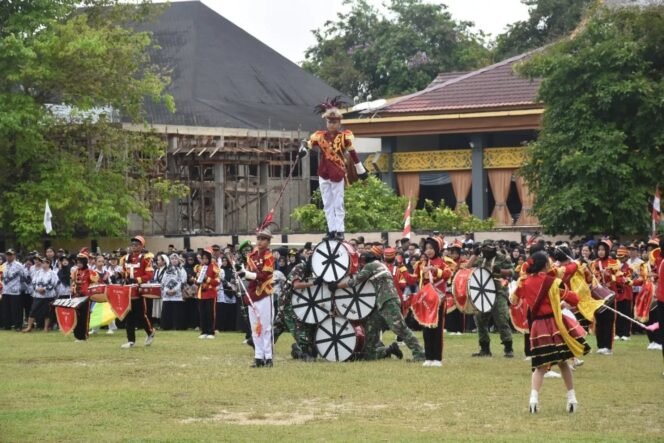 
					Upacara Peringatan HUT PGRI ke-80 dan Hari Guru Nasional Tahun 2025 di Kabupaten Sintang