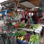 Korem 012/TU Tegaskan Pengawasan Lapangan, Babinsa Susoh Cek Harga Pangan Pasca Banjir Aceh