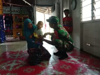 Serma Jenggu Tingkatkan Komsos, Wujud Kedekatan TNI dengan Masyarakat Anjir Pasar