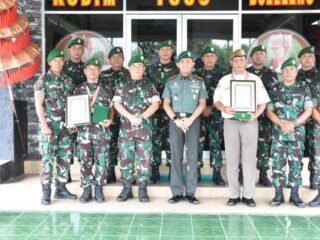 Tradisi Tepung Tawar Anggota Baru dan Pelepasan Purnatugas Warnai Kebersamaan Korps Pasi Persdim 1609/Buleleng