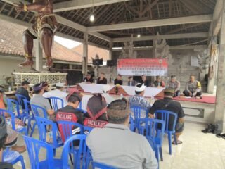 Babinsa Desa Bangbang Koramil 1626-03/Tembuku Hadiri Forum Sipandu Beradat Desa Adat Cepunggung Tahun 2025