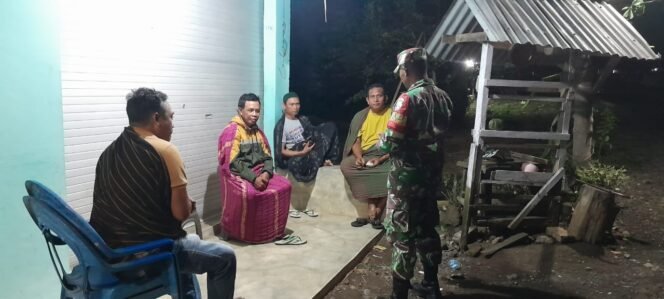 
Patroli Lingkungan Babinsa Tambora Ciptakan Wilayah Aman