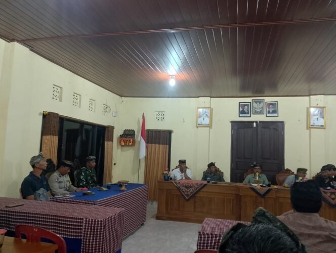 
					Babinsa Desa Undisan Hadiri Forum Sipandu Beradat Desa Adat Undisan Kelod