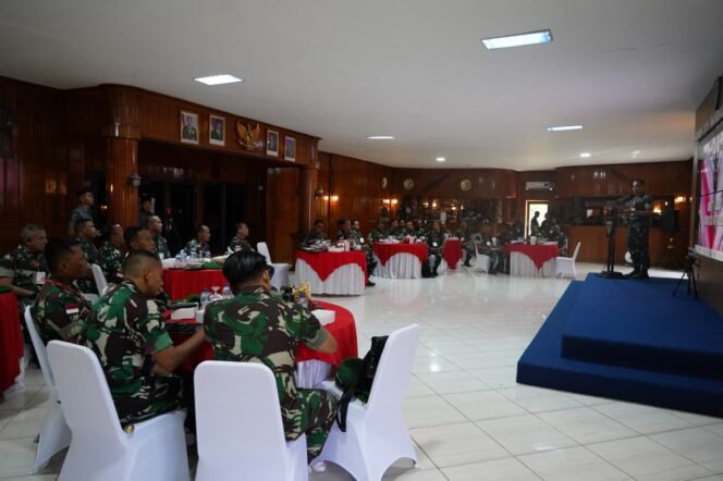 
					Pangdam XXIV/Mandala Trikora Tekankan Akuntabilitas dan Profesionalisme dalam Evaluasi Program Kerja dan Anggaran TA 2025